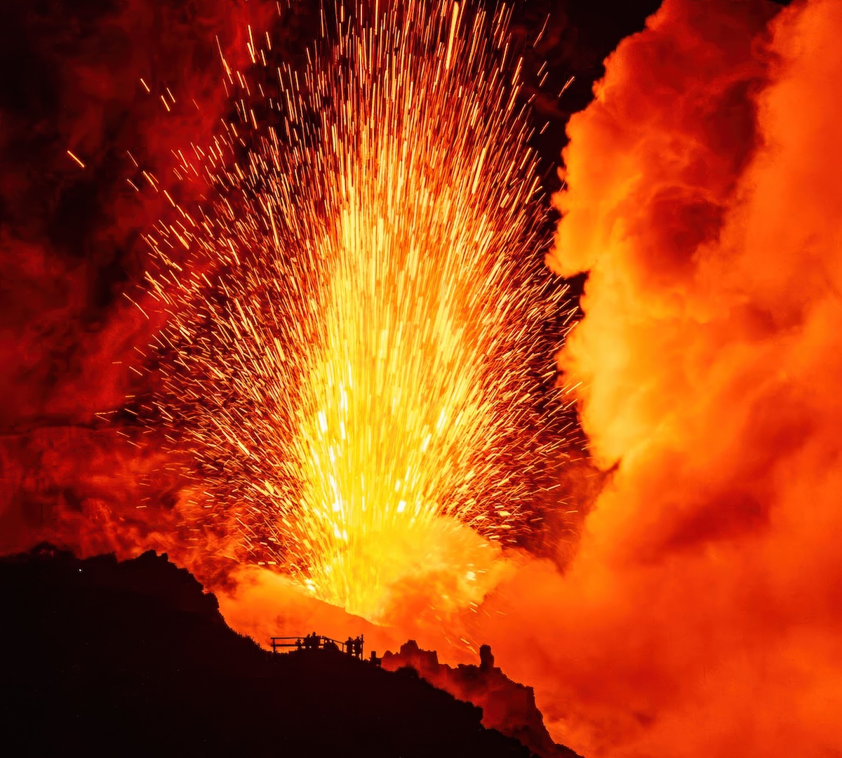 THE VOLCANOES OF ITALY